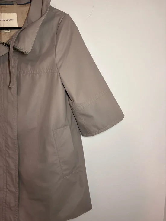 Banana Republic Taupe Hooded Short-Sleeve Trench Coat - Picture 3 of 6